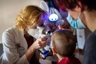 Eye evaluation in a customized setting